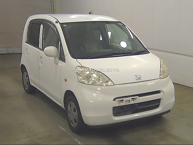 Honda Life 2008, auction grade R