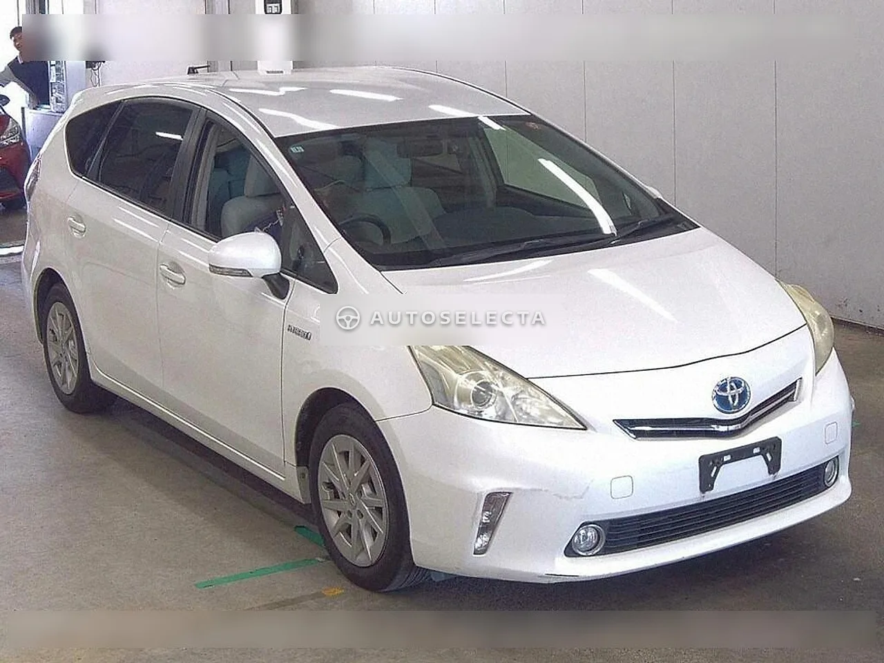 Toyota Prius Alpha 2012, photo 1 of 1