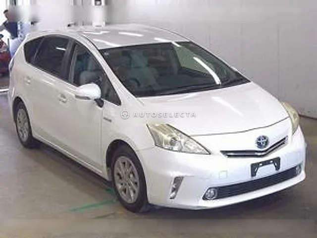 Toyota Prius Alpha 2012, auction grade 3