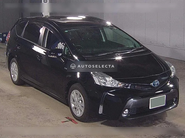 Toyota Prius Alpha 2018, auction grade 4