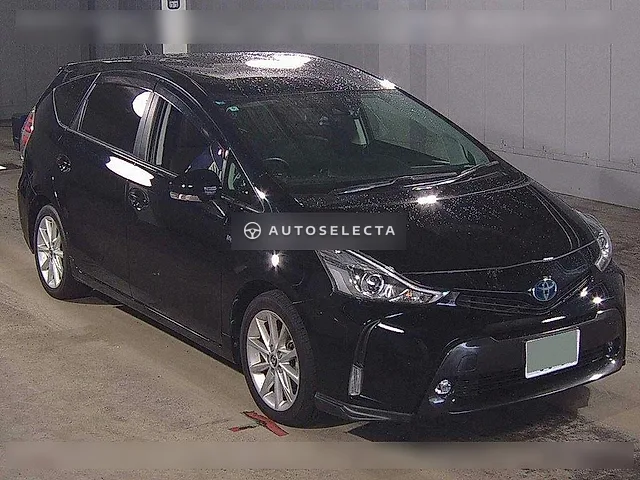 Toyota Prius Alpha 2018, auction grade 4