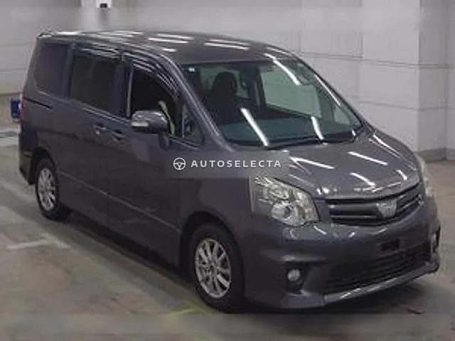 Toyota Noah 2011, auction grade R