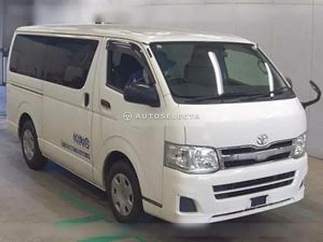 Toyota Hiace Van 2013, auction grade 3.5