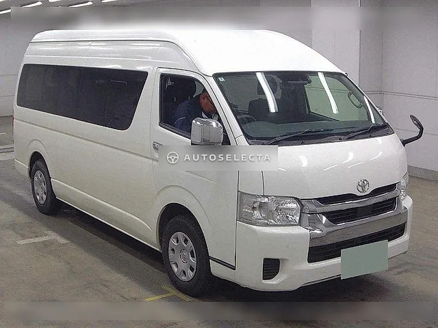 Toyota Hiace Wagon 2021, auction grade 3.5