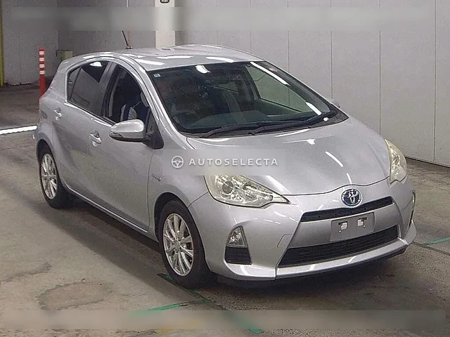 Toyota Aqua 2012, auction grade 3.5