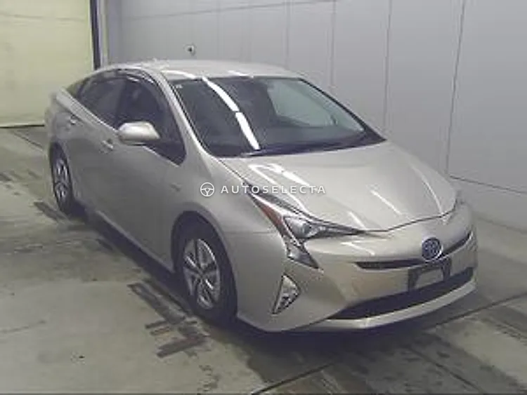 Toyota Prius 2017, photo 1 of 11
