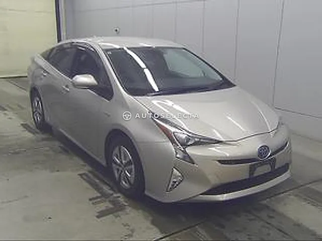 Toyota Prius 2017, auction grade 4