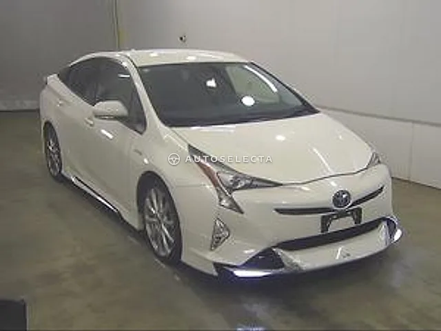 Toyota Prius 2017, auction grade 3.5