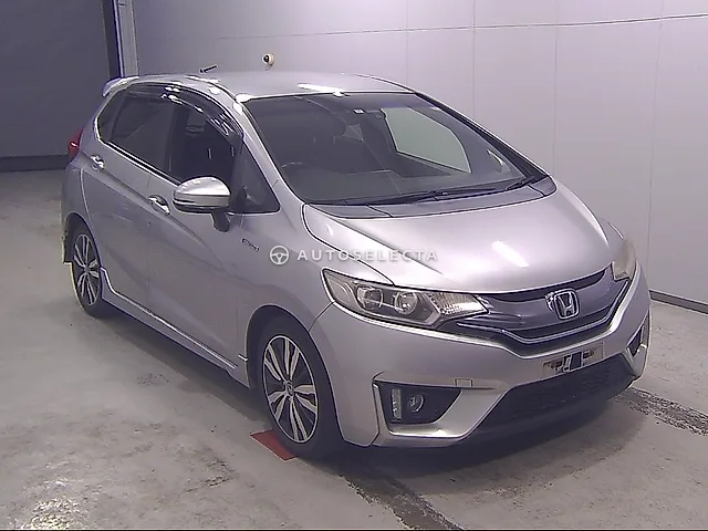 Honda Fit 2013, auction grade 3.5
