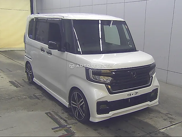 Honda N-BOX 2022, auction grade R