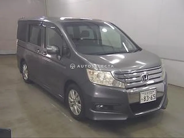Honda Stepwgn Spada 2010, auction grade 3