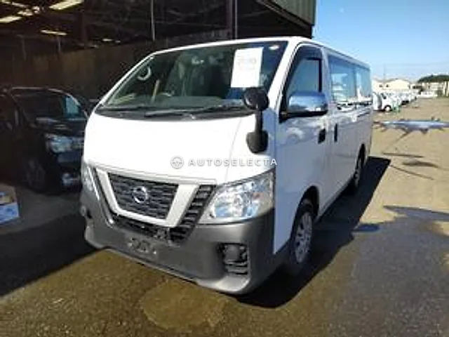 Nissan NV350 Caravan 2017, auction grade 3.5