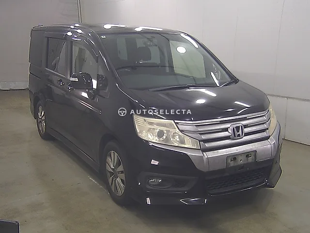 Honda Stepwgn Spada 2013, auction grade 3
