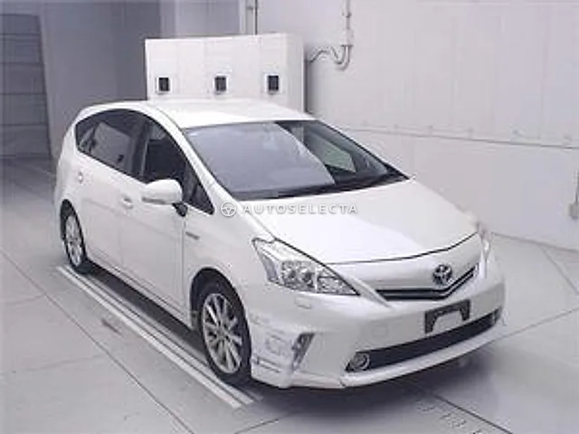 Toyota Prius Alpha 2014, auction grade 3.5