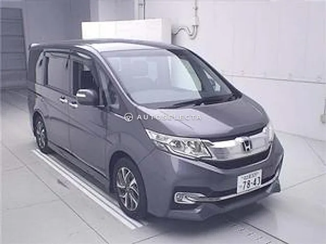 Honda Stepwgn Spada 2015, auction grade 3.5