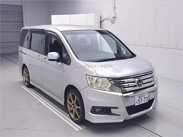 Honda Stepwgn Spada 2010, auction grade R