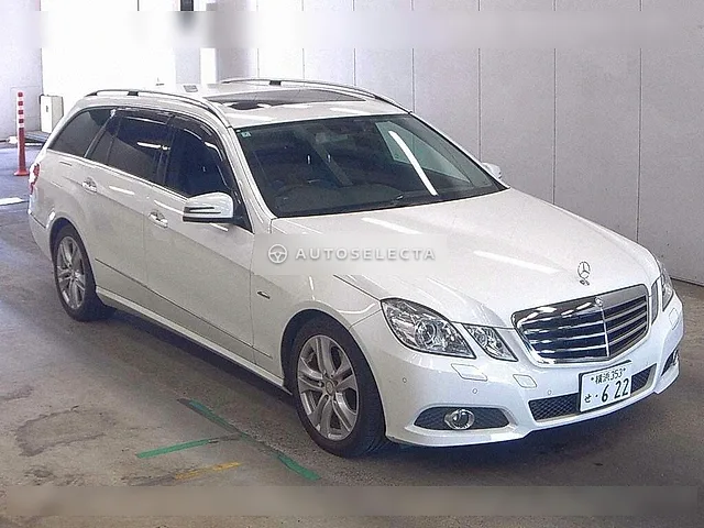 Mercedes-Benz E-Class Station Wagon 2010, auction grade 4