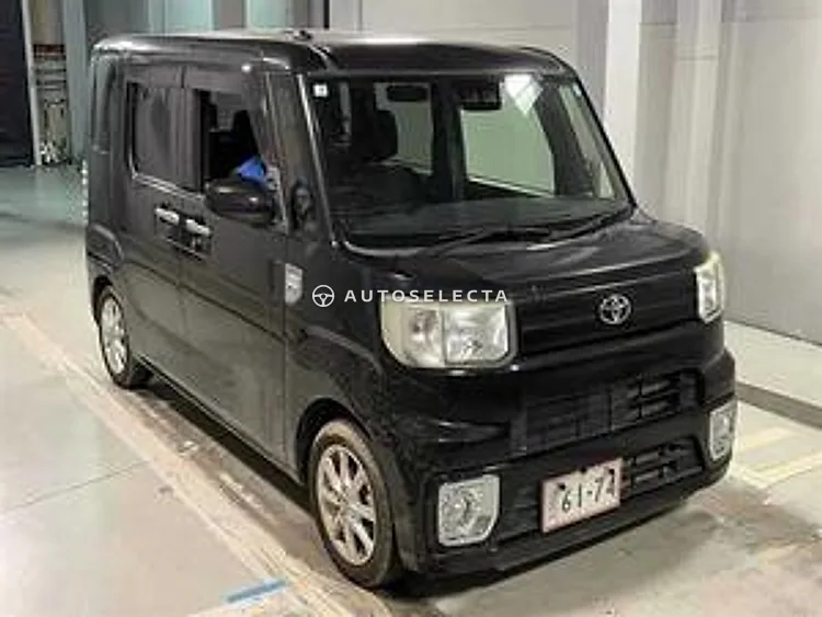 Toyota Pixis Mega 2019, photo 1 of 1