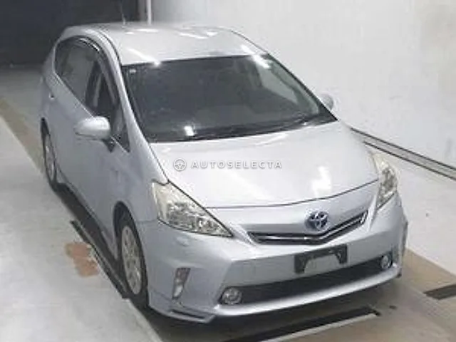 Toyota Prius Alpha 2011, auction grade 3.5