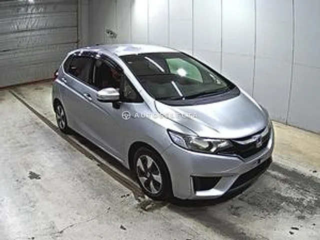 Honda Fit Hybrid 2017, auction grade 4