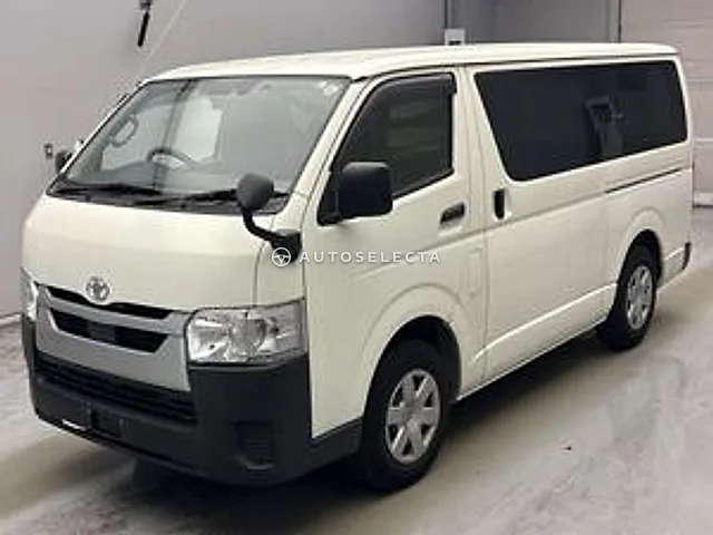 Toyota Hiace Van 2022, auction grade 3.5