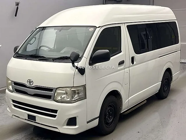 Toyota Hiace Van 2013, auction grade 3