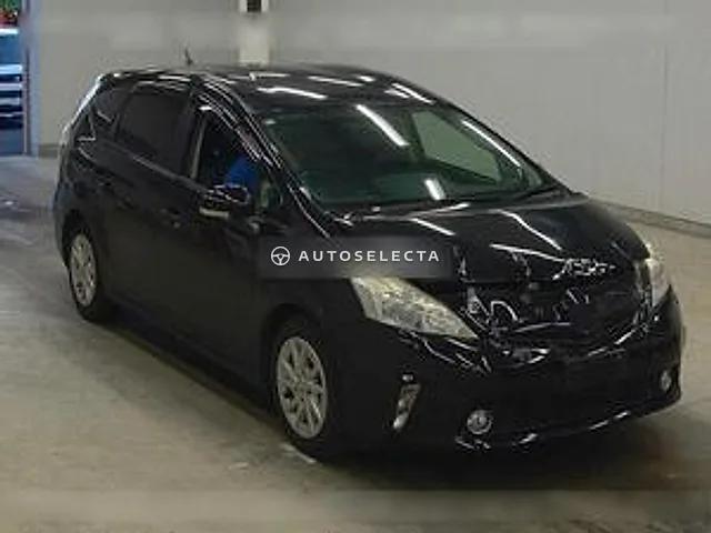 Toyota Prius Alpha 2012