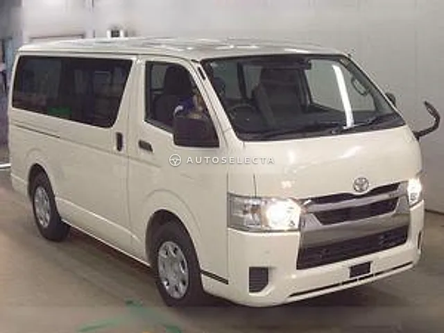 Toyota Hiace Van 2022, auction grade 4.5