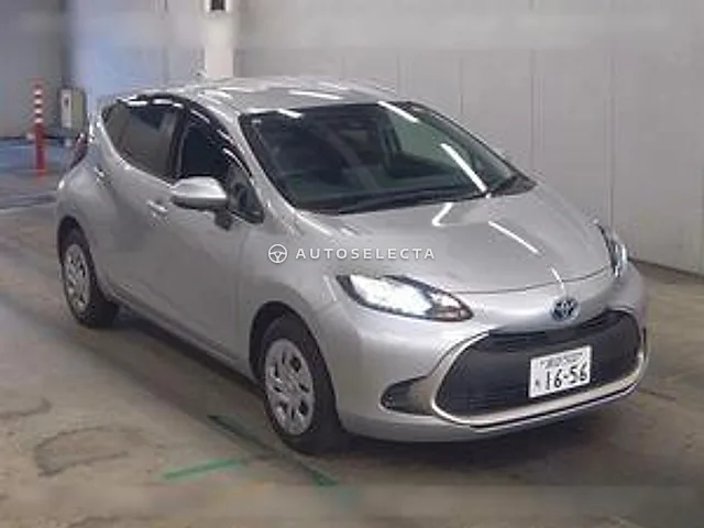 Toyota Aqua 2025, auction grade 4