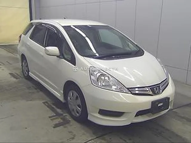 Honda Fit Shuttle 2011, auction grade 3.5