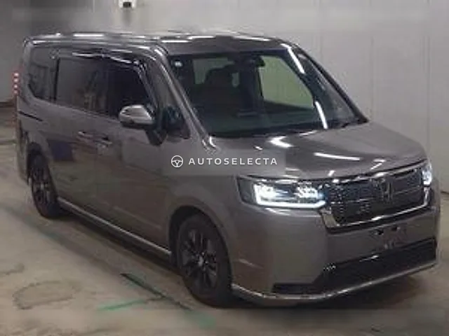 Honda Stepwgn Spada 2023, auction grade 4.5