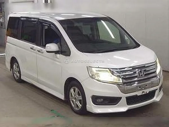 Honda Stepwgn Spada 2013, auction grade 3.5