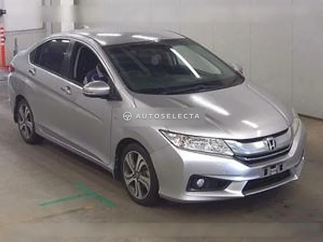 Honda Grace 2015, auction grade R
