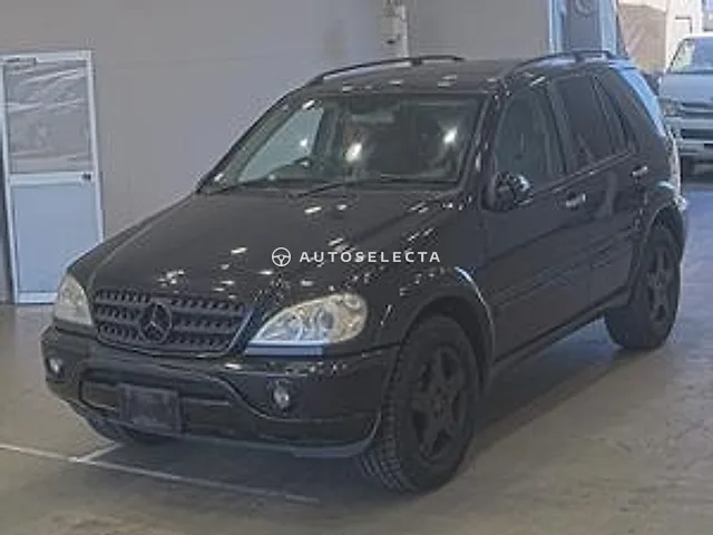 Mercedes-Benz M-Class 2003, auction grade 3