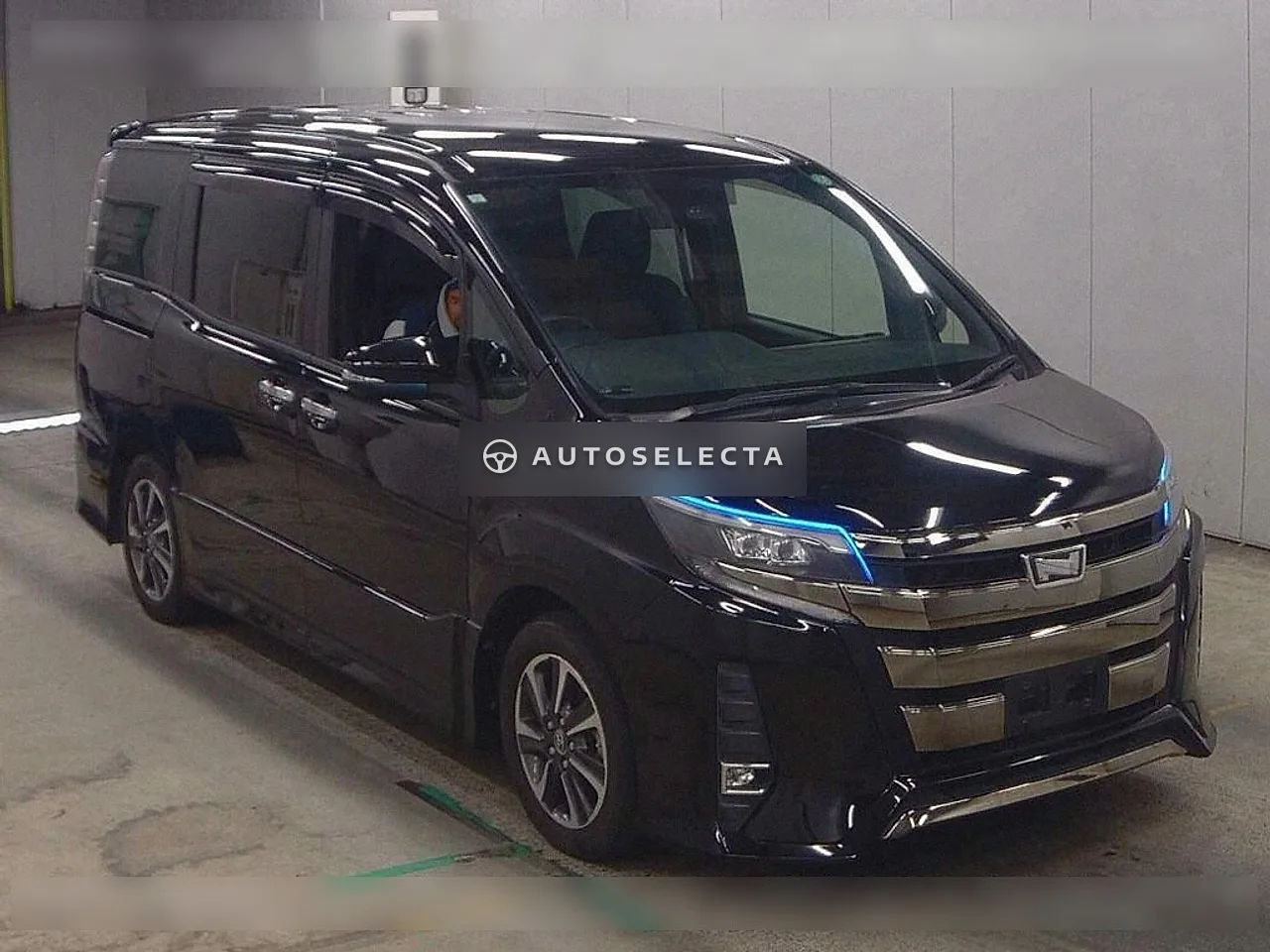 Toyota Noah 2019, photo 1 of 1