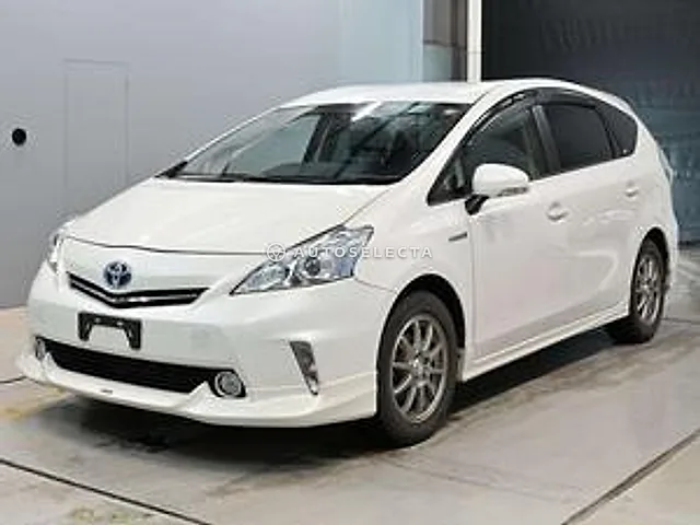Toyota Prius Alpha 2012, auction grade R