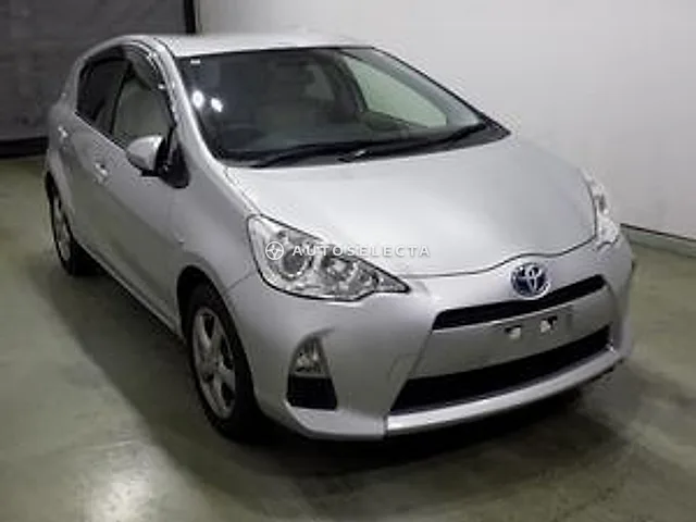 Toyota Aqua 2014, auction grade 3.5