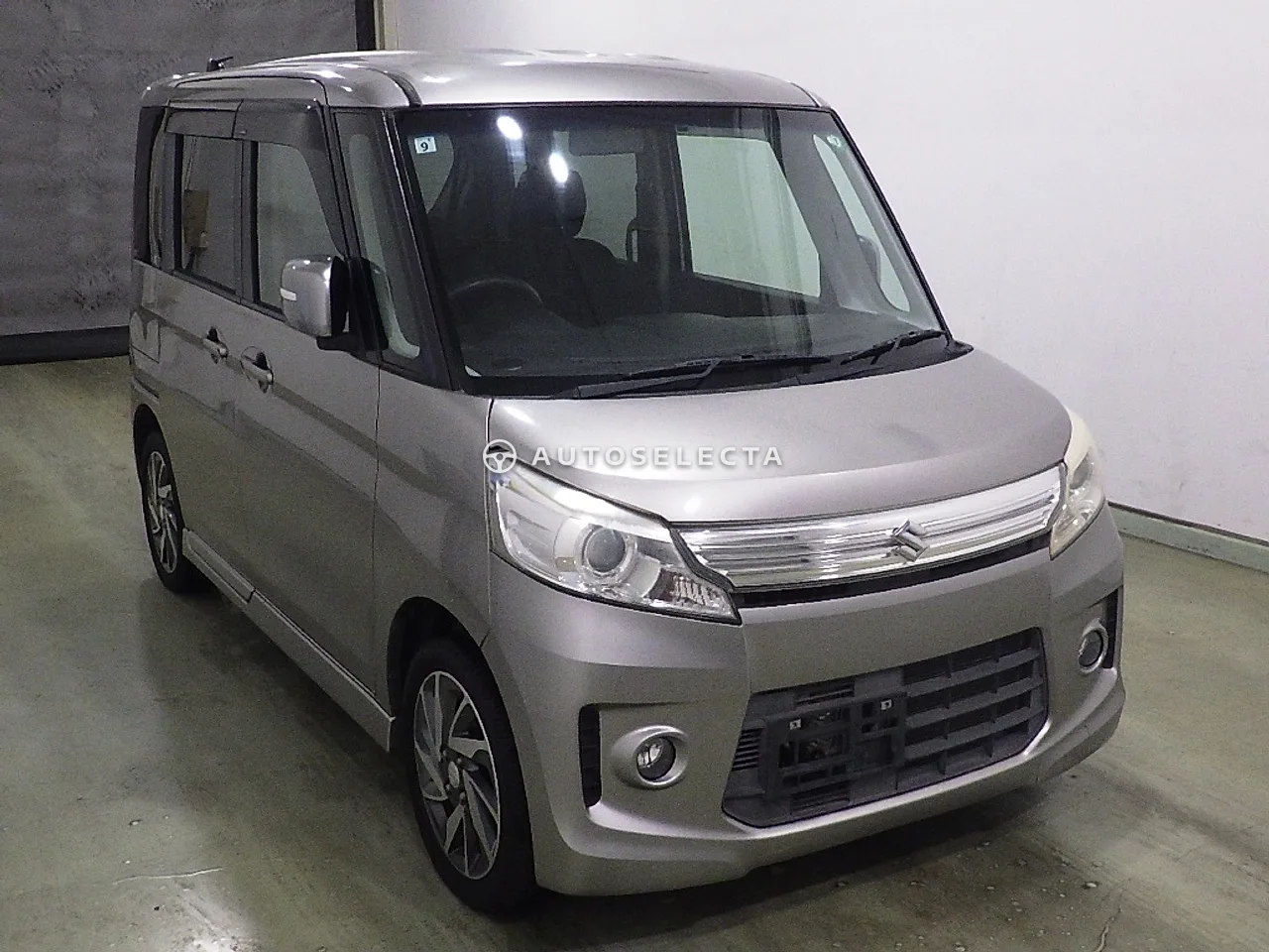 Suzuki Spacia 2013, photo 1 of 5