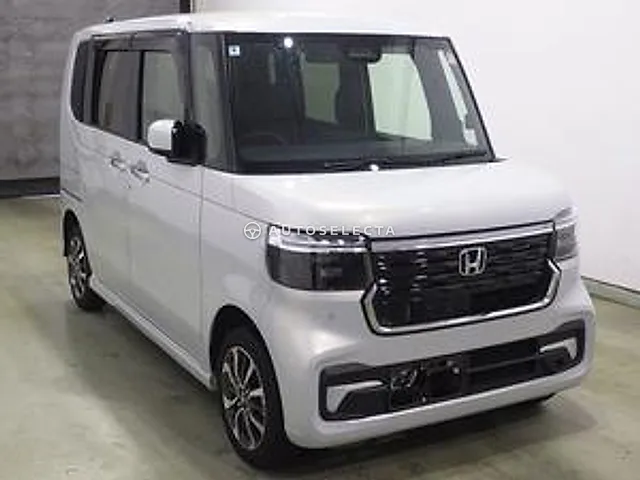 Honda N-BOX 2024, auction grade R