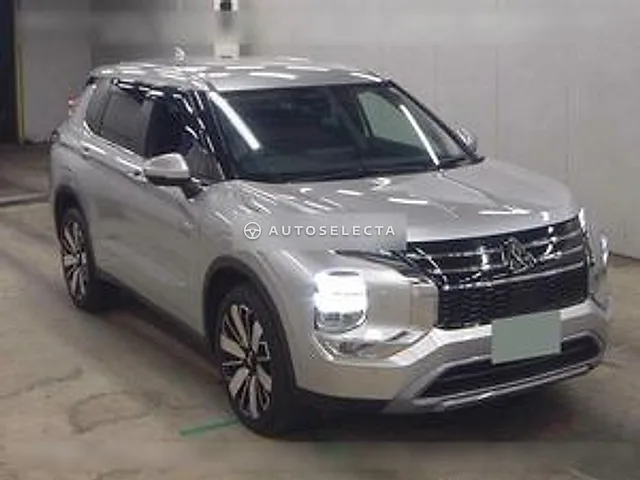 Mitsubishi Outlander PHEV 2024, auction grade 3.5