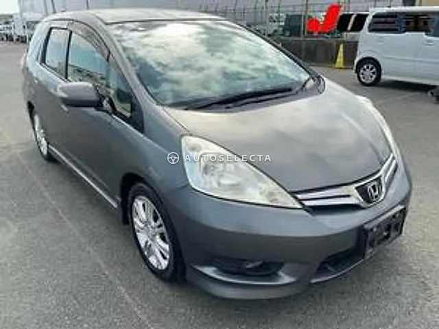 Honda Fit Shuttle 2011, auction grade 3.5