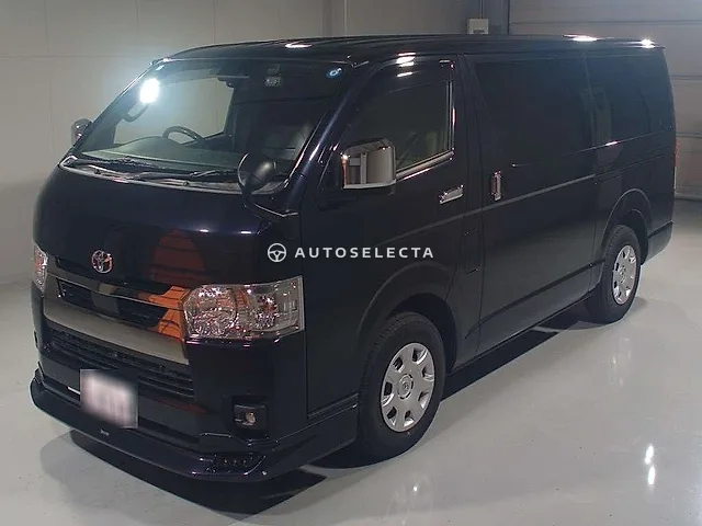 Toyota Hiace Van 2022, auction grade 4.5