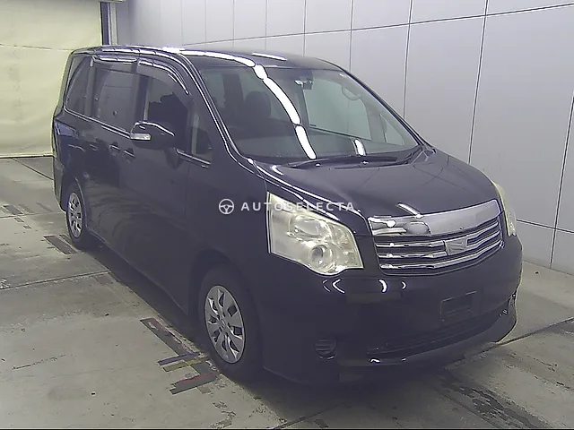 Toyota Noah 2013, auction grade 3.5
