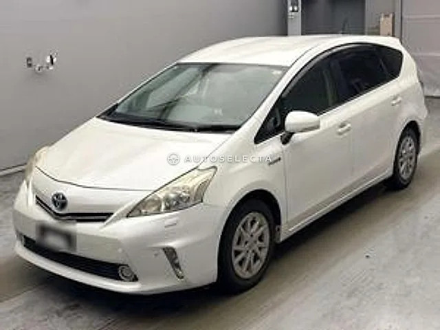 Toyota Prius Alpha 2011, auction grade 3.5