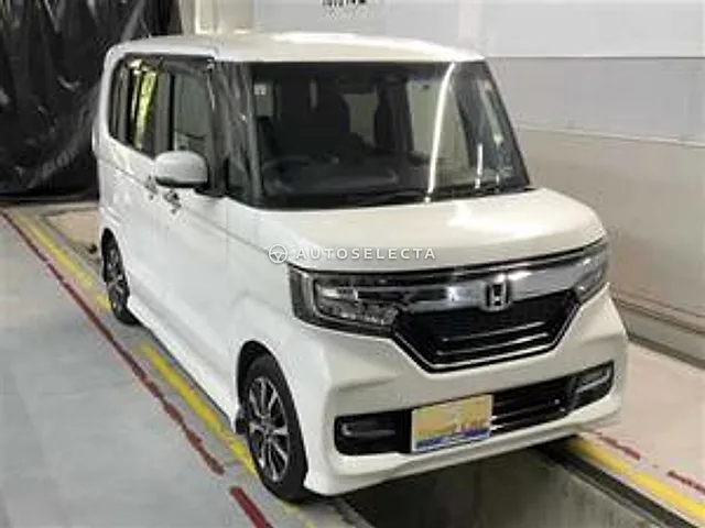 Honda N-BOX Custom 2019, auction grade 3.5