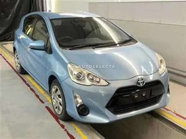 Toyota Aqua 2015, auction grade 3.5