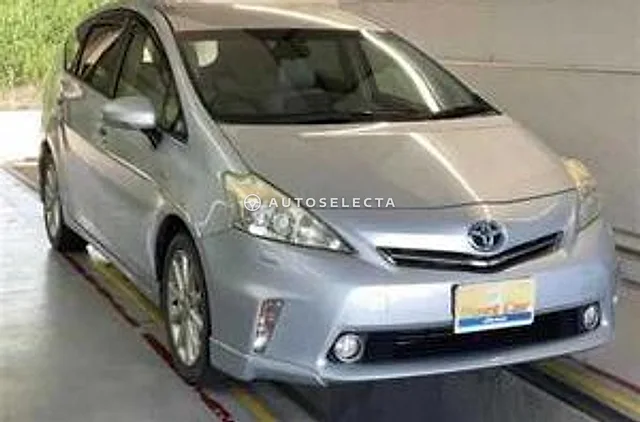 Toyota Prius Alpha 2013, auction grade 3.5