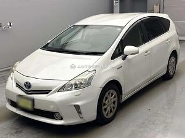 Toyota Prius Alpha 2014, auction grade RA