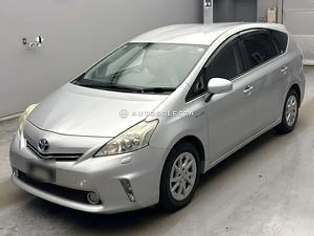 Toyota Prius Alpha 2011, auction grade R