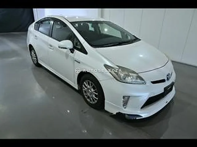 Toyota Prius 2013, auction grade 3